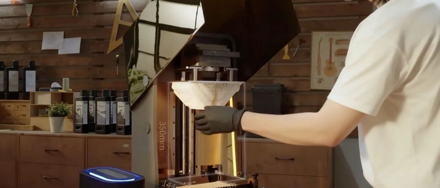 HeyGears Reflex mühendislik üretim ortamında — fonksiyonel prototip ve tooling parçaları